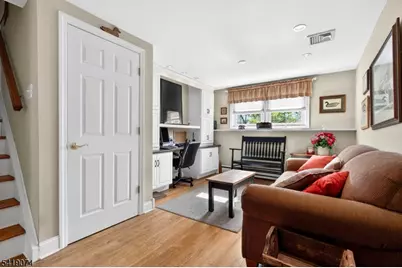 18 Hillcrest Dr, Bloomingdale, NJ 07403 - Photo 12
