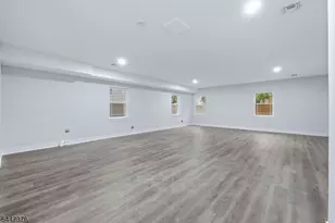 219 S Burnett St, East Orange, NJ 07018 - Photo 38