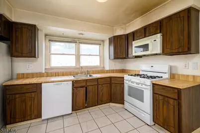 906 Robin Rd, Hillsborough Township, NJ 08844 - Photo 2