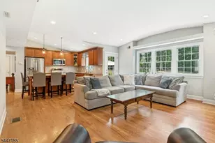 2640 Crest Ln, Scotch Plains Township, NJ 07076 - Photo 14