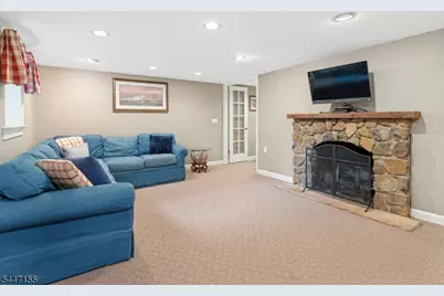 2640 Crest Ln, Scotch Plains Township, NJ 07076 - Photo 32