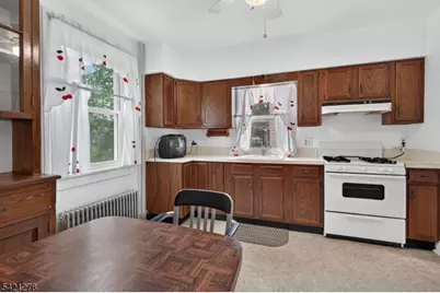 13 Johnson St, Scotch Plains Township, NJ 07076 - Photo 8