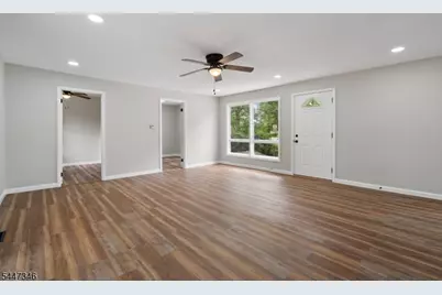 1 Strawberry Point Drive, Byram Township, NJ 07821 - Photo 4