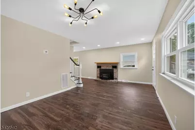 34 Nestor St, Franklin, NJ 07416 - Photo 8