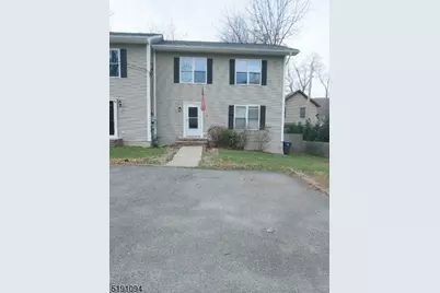 3 Teneyck Ave #B, Greenwood Lake, NY 10925 - Photo 2