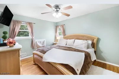 35 Saint Marys Dr, Roxbury Township, NJ 07876 - Photo 12