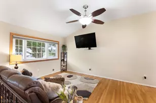 35 Saint Marys Dr, Roxbury Township, NJ 07876 - Photo 4