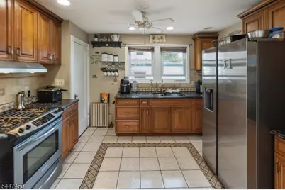 56 Summer St, Hawthorne, NJ 07506 - Photo 4