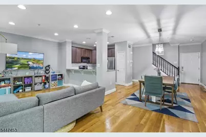 118 Donato Cir, Scotch Plains Township, NJ 07076 - Photo 6