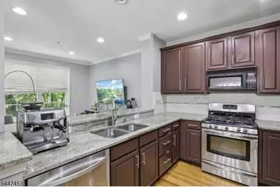 118 Donato Cir, Scotch Plains Township, NJ 07076 - Photo 12