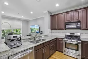 118 Donato Cir, Scotch Plains Township, NJ 07076 - Photo 12