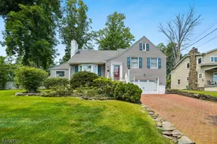 25 Lake Dr W, Wayne, NJ 07470 - Photo 2