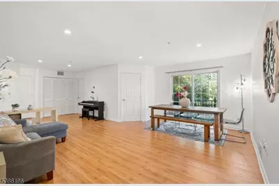 203 Rip Van Dam Ct, Montgomery Township, NJ 08502 - Photo 4