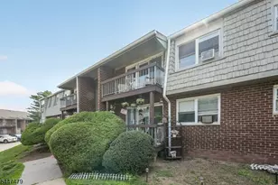 34 Deanna Dr, Hillsborough Township, NJ 08844 - Photo 2
