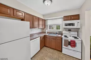 34 Deanna Dr, Hillsborough Township, NJ 08844 - Photo 14
