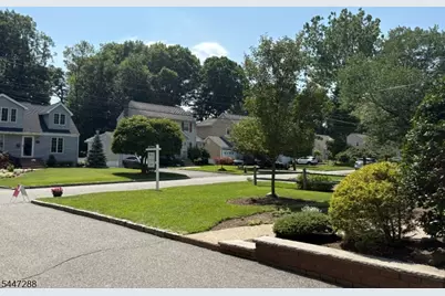 33 Longacre Drive, Livingston, NJ 07039 - Photo 2