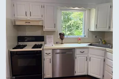 33 Longacre Drive, Livingston, NJ 07039 - Photo 8