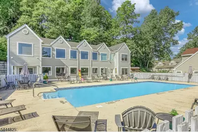 158 Falcon Ridge Way #158, Hamburg, NJ 07419 - Photo 10