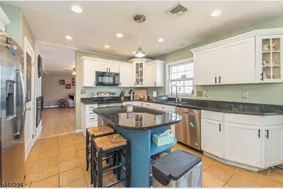 24 Valley View Trl, Sparta Township, NJ 07871 - Photo 4