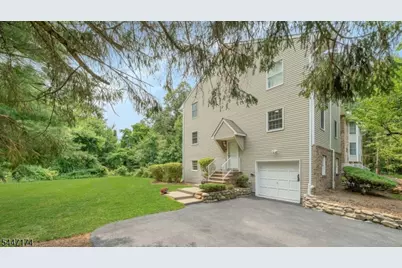 9 Brookstone Cir, Parsippany, NJ 07950 - Photo 2