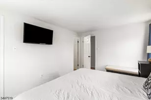 108 Constitution Way, Franklin, NJ 07416 - Photo 12