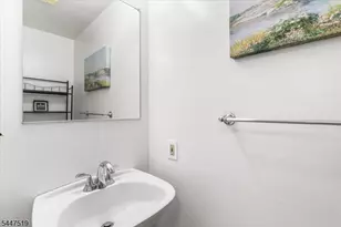 108 Constitution Way, Franklin, NJ 07416 - Photo 10