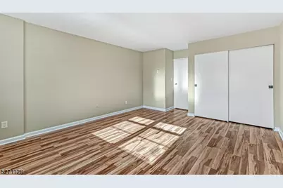 798 Eves Dr #2R, Hillsborough Township, NJ 08844 - Photo 18