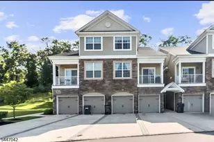 506 Waterview Ct, Hanover Township, NJ 07927 - Photo 2