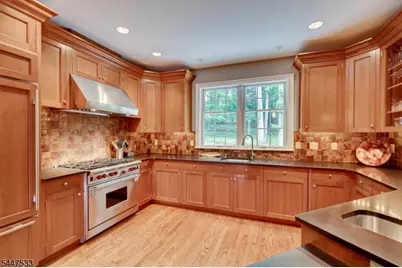 4 Edgewood Rd, Edison, NJ 08820 - Photo 14
