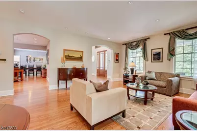 4 Edgewood Rd, Edison, NJ 08820 - Photo 12