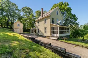 9 Central St, Lebanon, NJ 08833 - Photo 1
