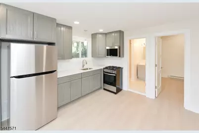 255 Rea Ave #8, Hawthorne, NJ 07506 - Photo 2