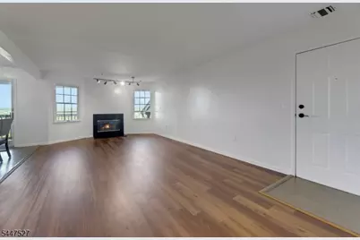 15 Crystal Lane #307, Paterson, NJ 07501 - Photo 8