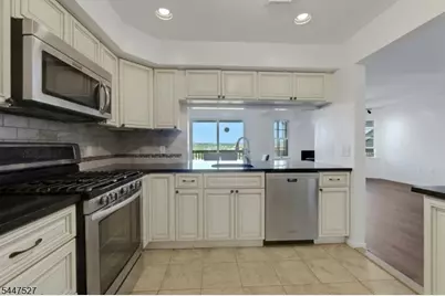 15 Crystal Lane #307, Paterson, NJ 07501 - Photo 10