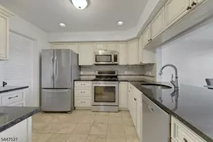 15 Crystal Ln, Paterson, NJ 07501 - Photo 12