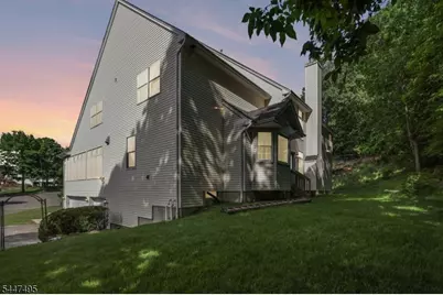 8 Pring Ct, West Orange Township, NJ 07052 - Photo 2