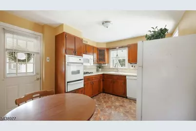 11 Munsee Dr, Cranford Township, NJ 07016 - Photo 14
