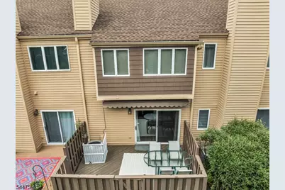 154 Leeds Ct #154, Madison, NJ 07940 - Photo 4