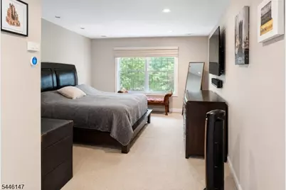 28 Camlet Ct, Roseland, NJ 07068 - Photo 8