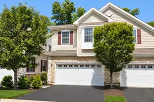 28 Camlet Ct, Roseland, NJ 07068 - Photo 1