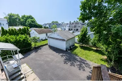 22 Meeker Pl, Millburn, NJ 07041 - Photo 16