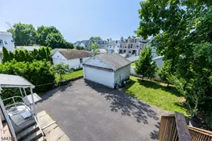 22 Meeker Pl, Millburn, NJ 07041 - Photo 16