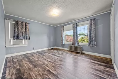 22 Meeker Pl, Millburn, NJ 07041 - Photo 8
