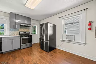22 Meeker Pl, Millburn, NJ 07041 - Photo 4