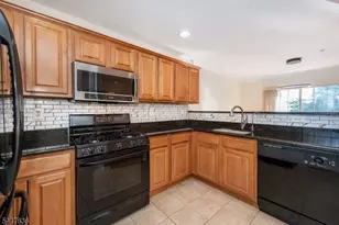 146 Summit Ridge, Pompton Lakes, NJ 07442 - Photo 4