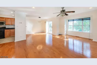 146 Summit Rdg, Pompton Lakes, NJ 07442 - Photo 8