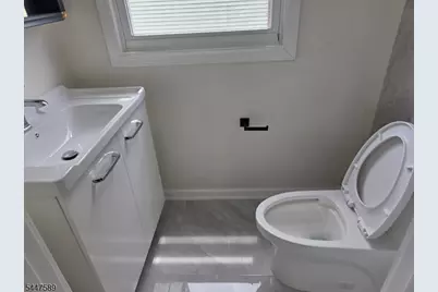 13 Vermont Ave, Newark, NJ 07106 - Photo 14
