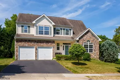 2 Pickering Cir, Montgomery Township, NJ 08540 - Photo 2