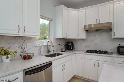 2 Pickering Cir, Montgomery Township, NJ 08540 - Photo 16