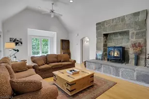 9 Beacon Hill Dr, Chester, NJ 07930 - Photo 16